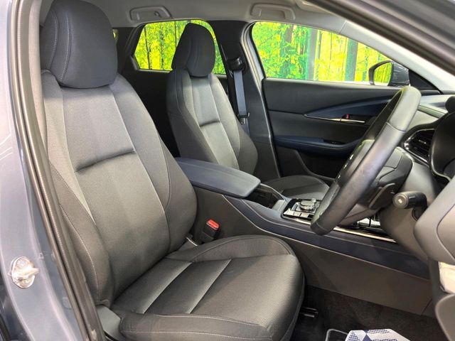 ドライバーによって運転しやすいポジションは異なり、あの車はどうなのか不安なこともありますよね。気になるお車は店頭で乗り込んでご確認いただけます♪