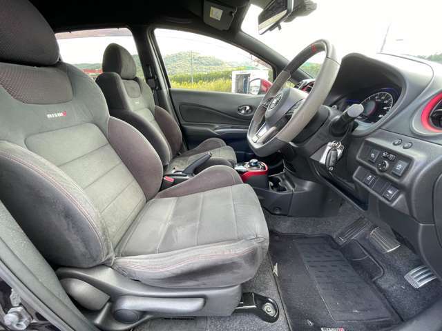 【1列目シート】現車の確認はお電話でも承っております。