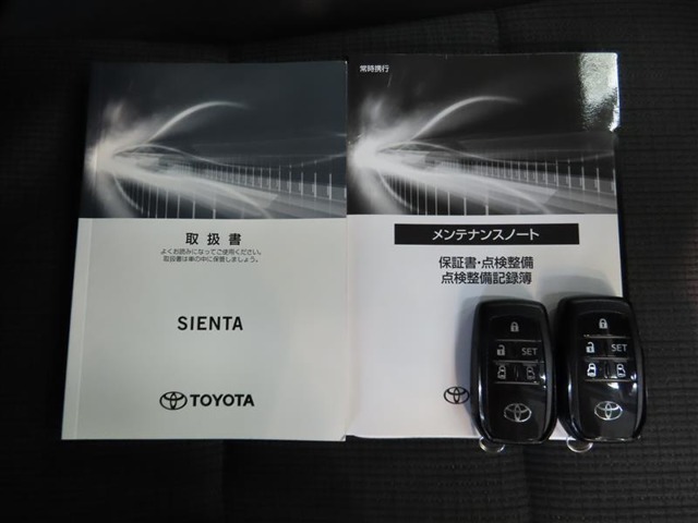 キーを取り出さずにドアを施錠＆解錠。クルマの始動も可能です。