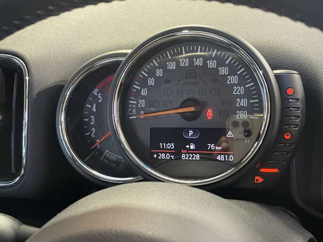 【スピードメーター】メーターがシンプルで見やすいです。