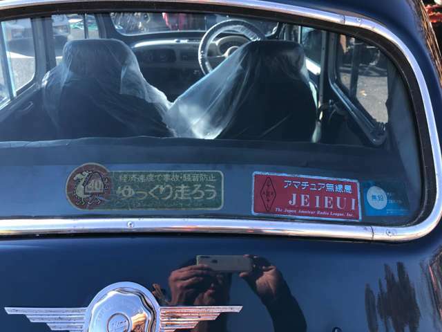日野ルノーはタクシーとして大活躍しました。この車両にもその名残が
