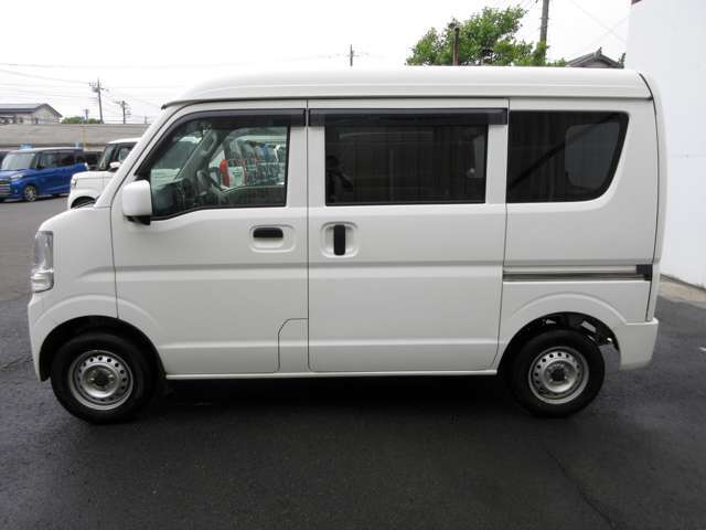 【カラー重視でお探しなら】黒・白・シルバーなど王道カラーはもちろん、昨今の流行であるアースカラーカーキグリーンやサンドベージュ、ビビッドカラーの赤・青・黄色・水色なども数多く取り揃えております！！