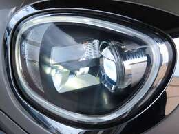 走行わずか12500kmと非常に少なく、さらに整備はすべてMINI正規ディーラーで実施されてきた1台のため、コンディション面でも安心してお乗りいただけます。