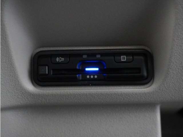 今や必需品の◆ETC車載器　装備車◆　有料道路を利用する際にスムースに通過でき、わずらわしい料金支払いから開放されます！