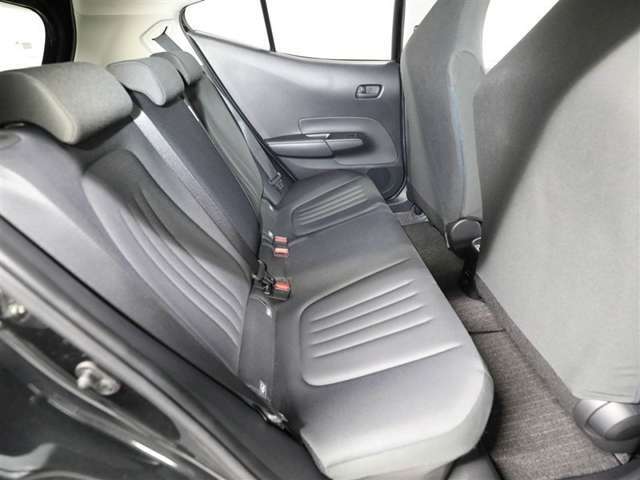 もちろん後席もきれいにリフレッシュ済み☆徹底洗浄、消臭・除菌も実施済みです。是非ご覧になってください♪