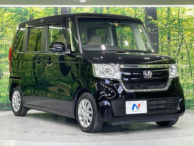 大好評のボディコーティング「弾スプラッシュコート」もご納車までに施工可能。通常のガラスコートと異なる、耐久年数6年の無機質ガラスコーティングが、ボディをキレイな状態に保ってくれます。