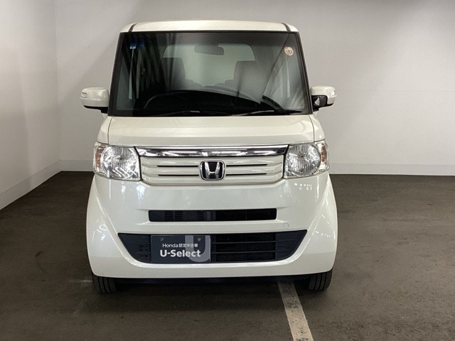 フロントマスクは個性もいっぱい！　人気の車です。