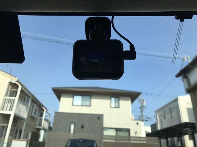 ドライブレコーダー搭載！！もはやついていることが当たり前になりつつあります！もしもの時の強い味方となってくれます♪