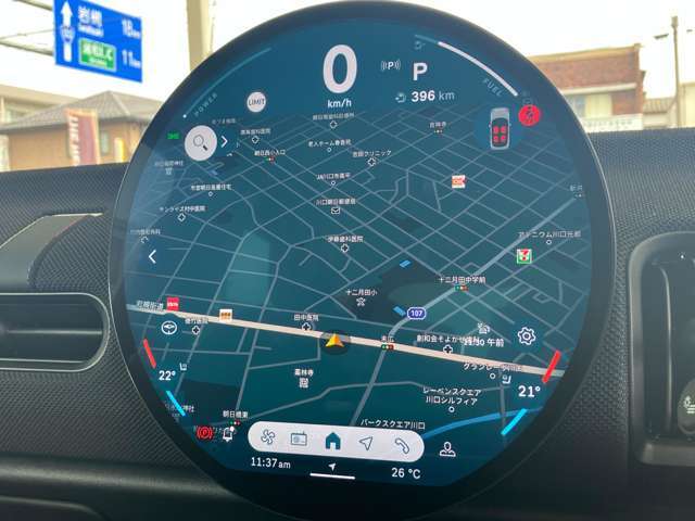 タッチパネル式HDDナビゲーション！モニターも見易い位置に！タッチパネルで操作も楽々です！地デジチューナーも取付可能です！詳しくはセールスまでお尋ねください！