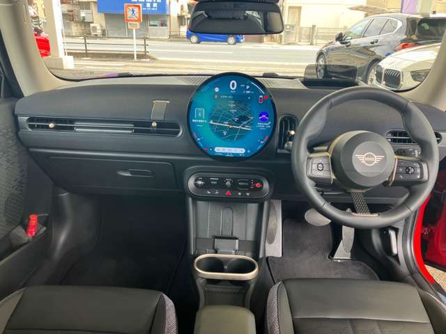 お洒落な室内もMINIの魅力です！室内も使用感を感じさせません！