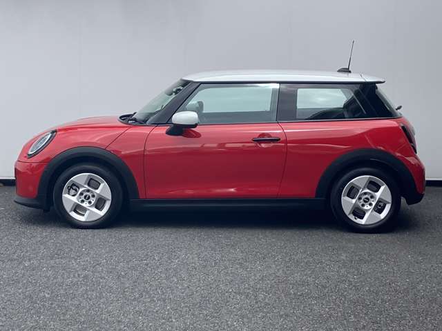 ベスキン/クロスコンビネーションシート！ヘッドアップディスプレイ！コンフォートアクセス！2.0ETCミラー！Bluetoothハンズフリーフォン！アップルカープレイ！