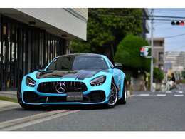 SKY BLUE PPF　カラープロテクションフィルム　ベース車両カラー　ダイヤモンドホワイト　純正AMG PROレーシングストライプステッカーございます。