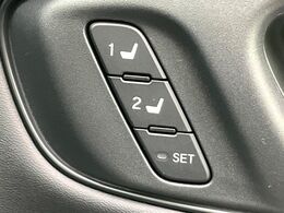 【メモリーシート】ドライバーごとに設定したシート位置を記憶して、ボタン一つで切り替えできる便利な機能！運転する方が複数名いらっしゃるご家庭におすすめです