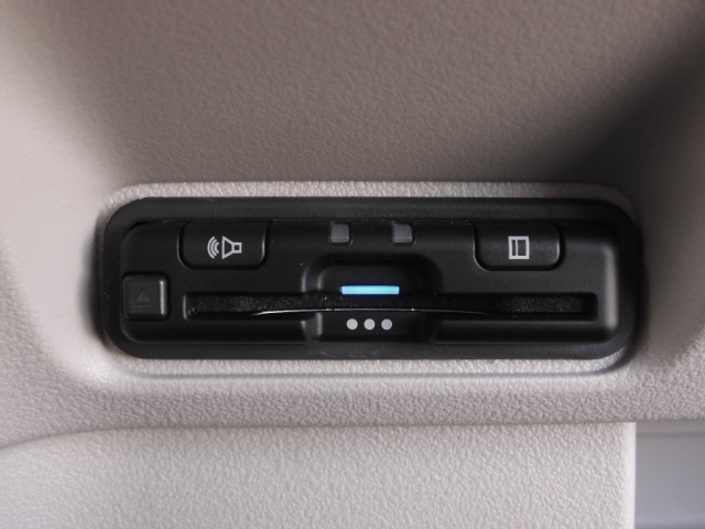 今や必需品の◆ETC車載器　装備車◆　有料道路を利用する際にスムースに通過でき、わずらわしい料金支払いから開放されます！