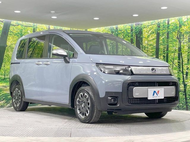 高透明度のガラス皮膜で撥水はもちろん、上質なツヤ・光沢を実現。紫外線や酸性雨から大切な愛車を保護し、色あせ・劣化を防止。「弾スプラッシュコート」、「弾プリミッサコート」からお選びいただけます。