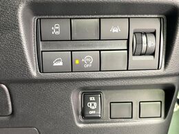【パワースライドドア】スマートキーや運転席のスイッチでスライドドアの開閉が可能♪電動だから力を入れてドアを開ける必要が無く、小さいお子様でも、重い荷物を持っている時もラクに開け閉めできます♪