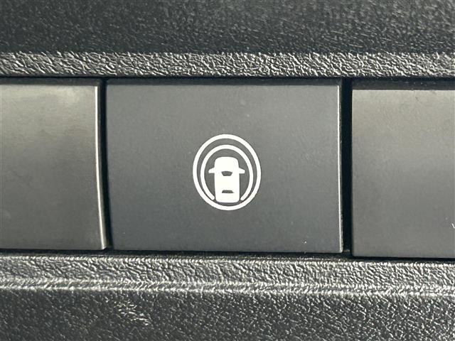 【運転席操作部】『運転席周辺の装備』の画像になります。快適なドライブを楽しむための機能が装備されています！運転席から触れるので使いやすいです！