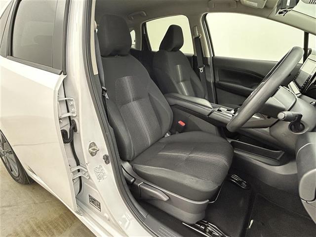 【後部座席】『後部座席周辺』の画像になります。写真の内容に関してご不明点、ご質問等がございましたらお気軽にガリバー店舗までお問い合わせください。