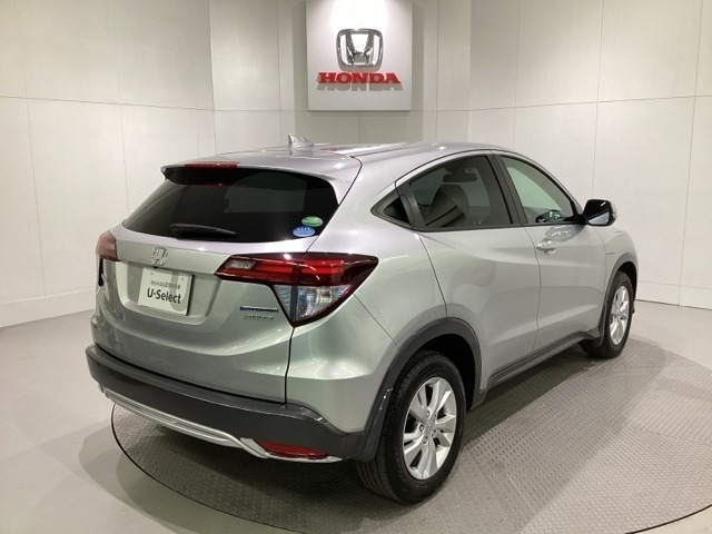 【Honda認定中古車 U-Select】　は3つの安心をお約束します。　1　Hondaのプロが整備した安心。 2　第三者機関がチェックした安心。　3　購入後もHondaが保証する安心。