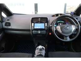 ナビ・フルセグTV・バックカメラ・LEDヘッドライト・フォグライト・シートヒーター・ステアリングヒーター・レイズ17インチアルミ・車高調・ETC・レーダー探知機・充電ケーブル・インテリキー