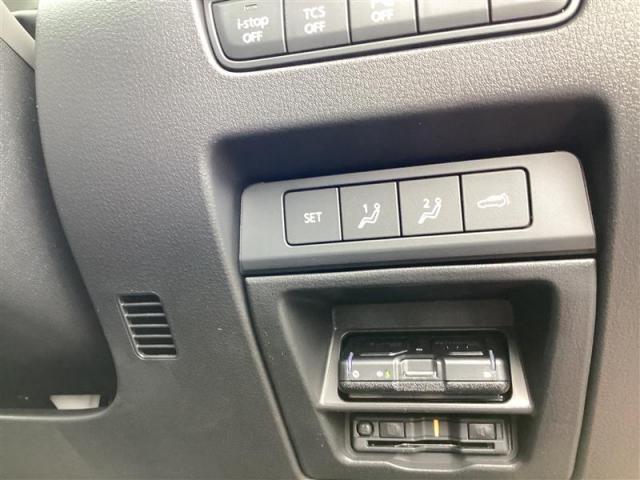 ドライブレコーダーとETC装備しています。