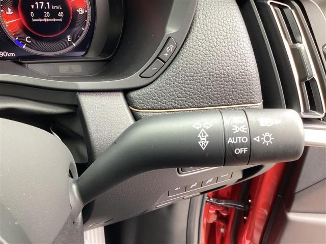 ヘッドライトはAUTO機能付きです。対向車が来るとハイビームの調整も自動で行います。