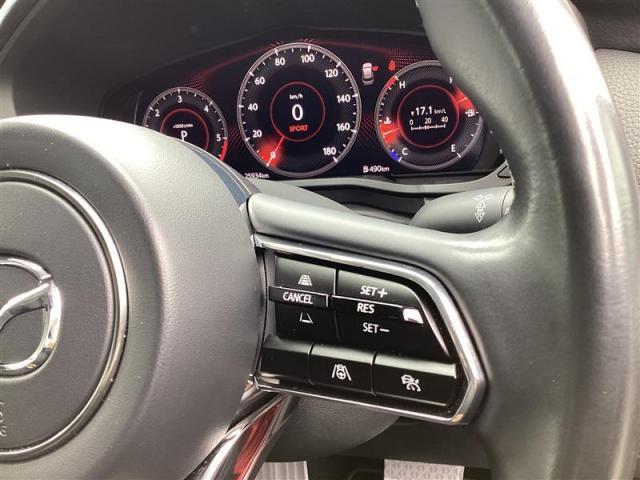 マツダレーダークルーズコントロールは、高速道路なとで一定速度で走る時にすごく便利です。車間制御もスムーズに調節してくれます。