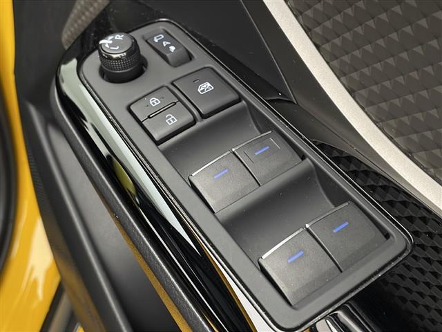気になる車はお電話やメールで当店にお問い合わせください。なお、お電話での在庫の取り置きはできません。ご来場の際は、商談が重なる事が増えていますので事前に在庫有無をご確認くださいませ。