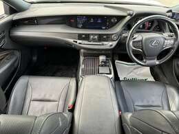 【インパネ全体】全方位で視界が広く、高い目線で運転もしやすいです！