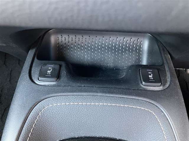 運転席＆助手席にシートヒーター付いてます。寒い日に助かります