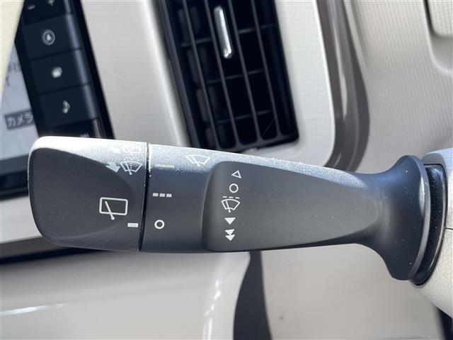 気になる車はすぐにお問い合わせください！画面右側の0066から始まる無料ダイヤルからお問い合わせ下さい！専門スタッフがお車のご質問にお答えいたします！