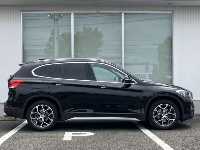 オリジナル・サービスもついたBMW自動車保険も取り扱っております。BMW自動車保険にご加入いただくと、万一のトラブルを24時間365日サポートするエマージェンシー・サービスの〈プレミアム〉をご利用いただけます。