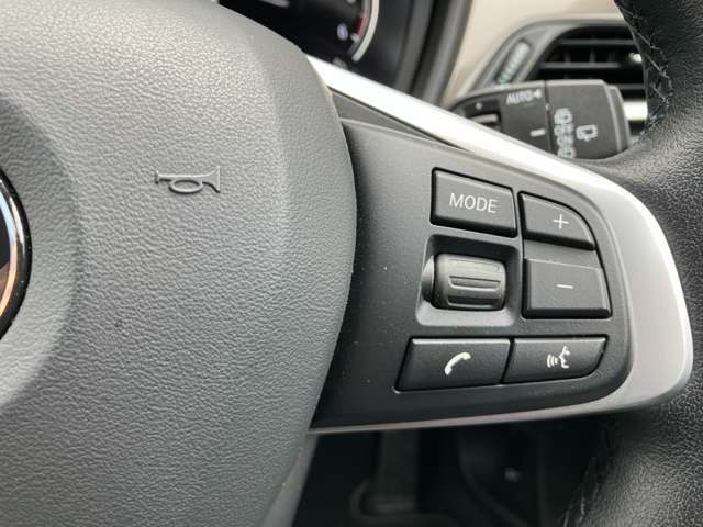BMW Premium Selection 2年間走行距離無制限保証、安心もBMWクオリティ。BMWメカニックによる360度チェックの納車前点検。交換基準に達した部品があれば、BMW純正部品だけを使用し整備した後にお引渡しします。