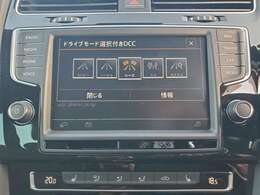 アダプティブシャシーコントロールDCC（ノーマル、エコ、コンフォート、レース、カスタム）