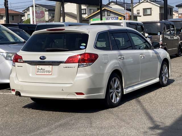 当社認証工場にて整備士が整備車検を行います。車検・整備も安心格安にてお受け致します。お客様のご来店を心よりお待ちしております。