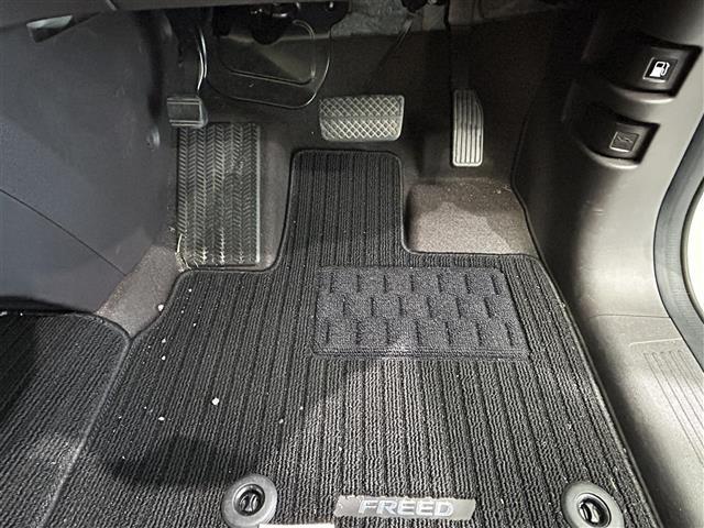 気になる車はすぐにお問い合わせください！右のカーセンサー専用無料ダイヤルから、専門スタッフがお車のご質問にお答えいたします！