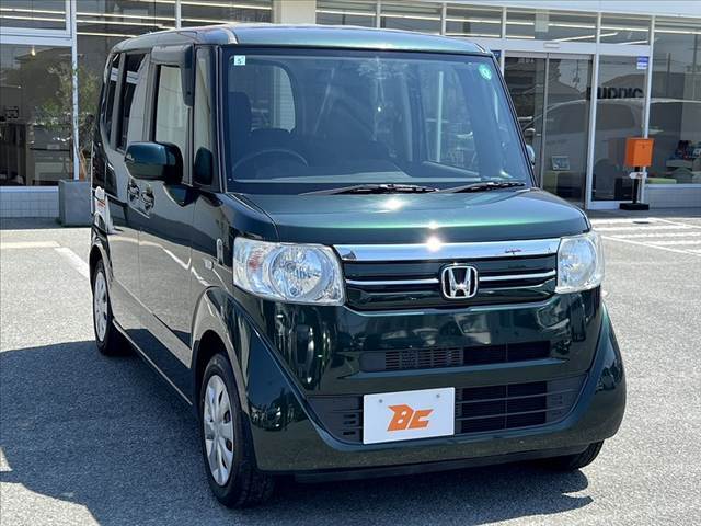 ガラスコーティングなども行っております。プロスタッフによる、施工ですのでご安心してお頼みください。