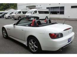 2500坪の大型屋内展示場ですので天候を気にせずいつでもゆっくりご覧いただけます。