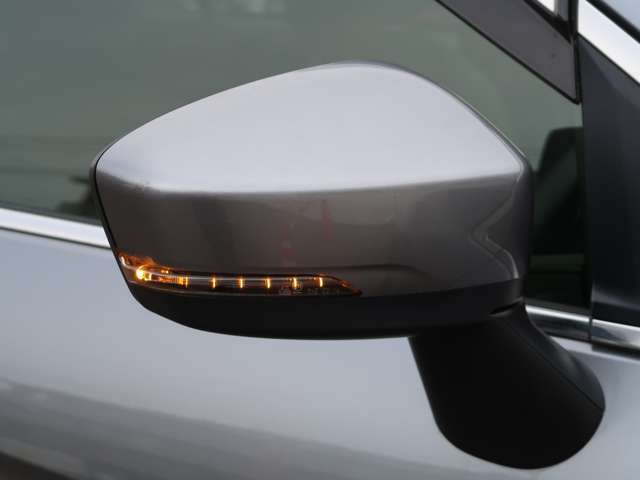 電動格納ドアミラー　ウィンカー内臓