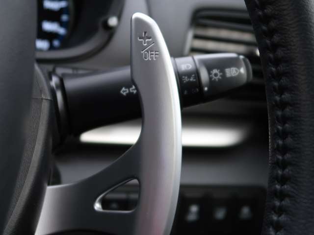 オートマチックハイビーム　オートライト　回生パドルシフト