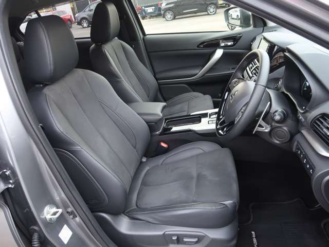 グランリュクスシート　運転席パワーシート　シートヒーター　サイドエアバック　カーテンエアバック