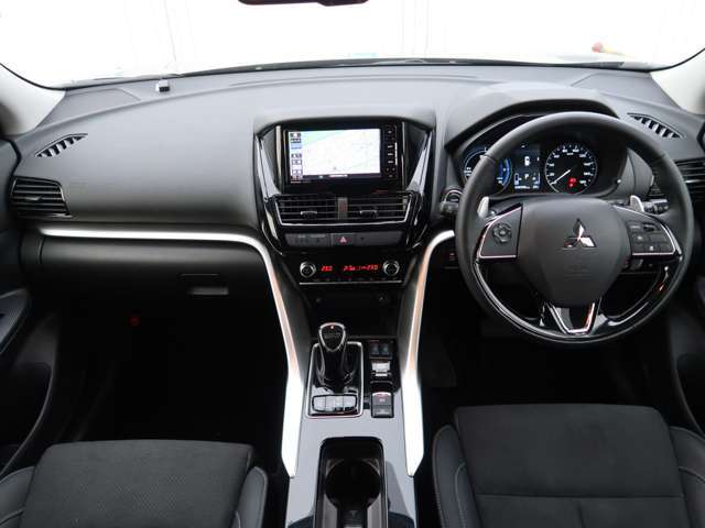 1年間走行無制限の三菱認定UCAR保証は全国の三菱ディーラーでご利用いただける保証です