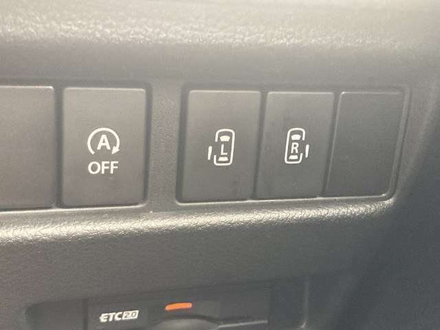 後席の電動スライドドアは運転席のスイッチからも操作可能です♪