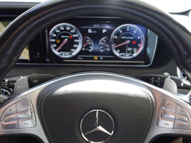 パドルシフト装着車です。