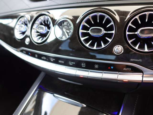 エアコンの動作も問題ありません。オートエアコンで快適です。