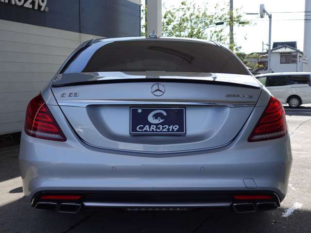 当店にて、任意保険の加入もお任せ下さい！お見積り作成もいたしますよ！初めてのお車には、しっかりとした保険加入をおすすめしております！乗換時の保険切り替えも当店にお任せ下さい！