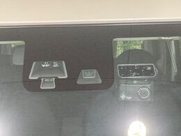 【三菱e-Assist】走行中に前方の車両等を認識し、衝突しそうな時は警報とブレーキで衝突回避と被害軽減をアシスト。より安全にドライブをお楽しみいただけます。