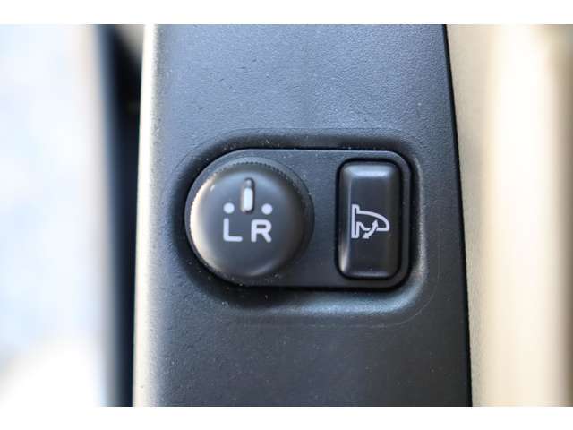 電動格納ミラー