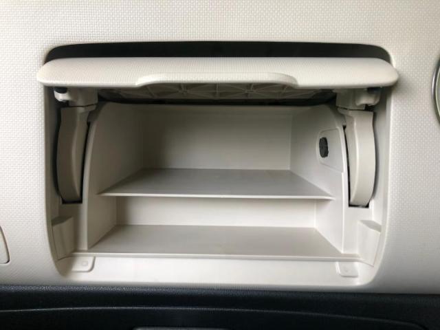 WECARSでは各商談席に大型モニターをご用意しております！見やすい大画面でゆったりと全国の在庫をご覧いただけます！是非ご来店お待ちしております！
