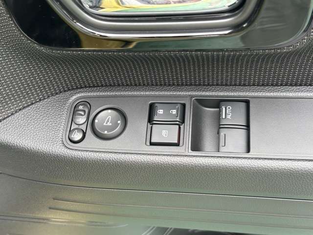 ★納車前に、専属のクリーニングスタッフが、ピッカピカにクリーニングして納車いたします！もちろん、ピッカピカの状態でお渡しするクリーニング費用も支払総額に含まれています！